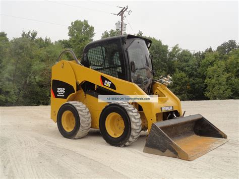 how much engine oil for a cat 256c skid steer|cat 256 skid steer loader.